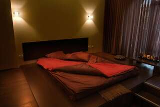 Отель Hotel Larissa Тимишоара VIP-номер с кроватью размера "king-size"-4
